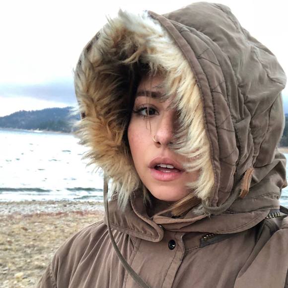 Meet your Posher, Kalli - Picture 1 of 1